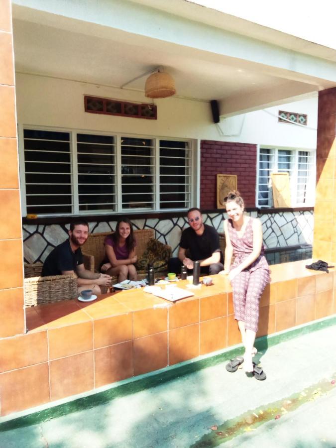 Colibri Taverne & Guest House Гисеньи Экстерьер фото