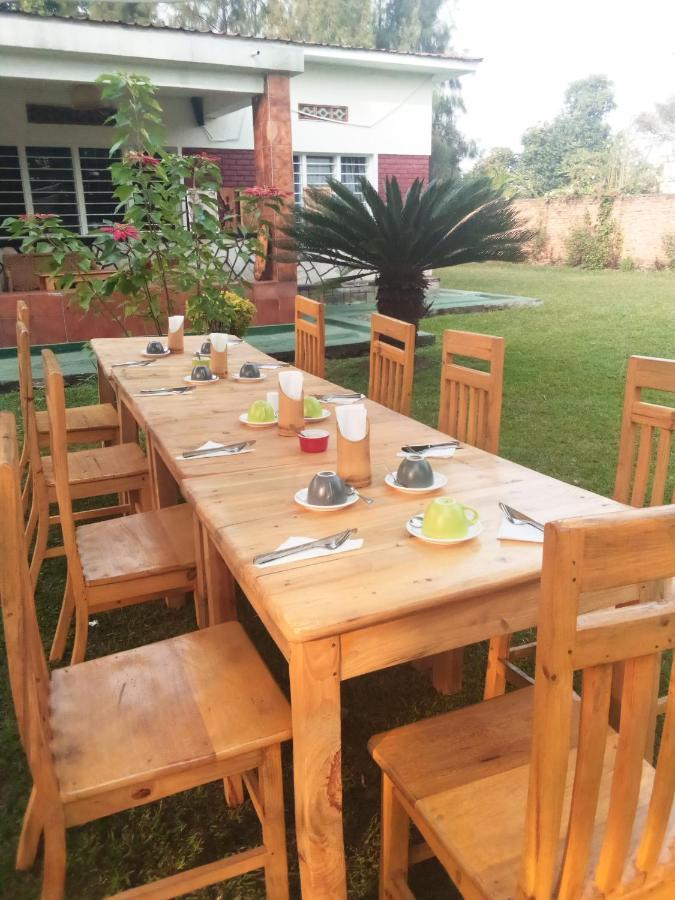 Colibri Taverne & Guest House Гисеньи Экстерьер фото