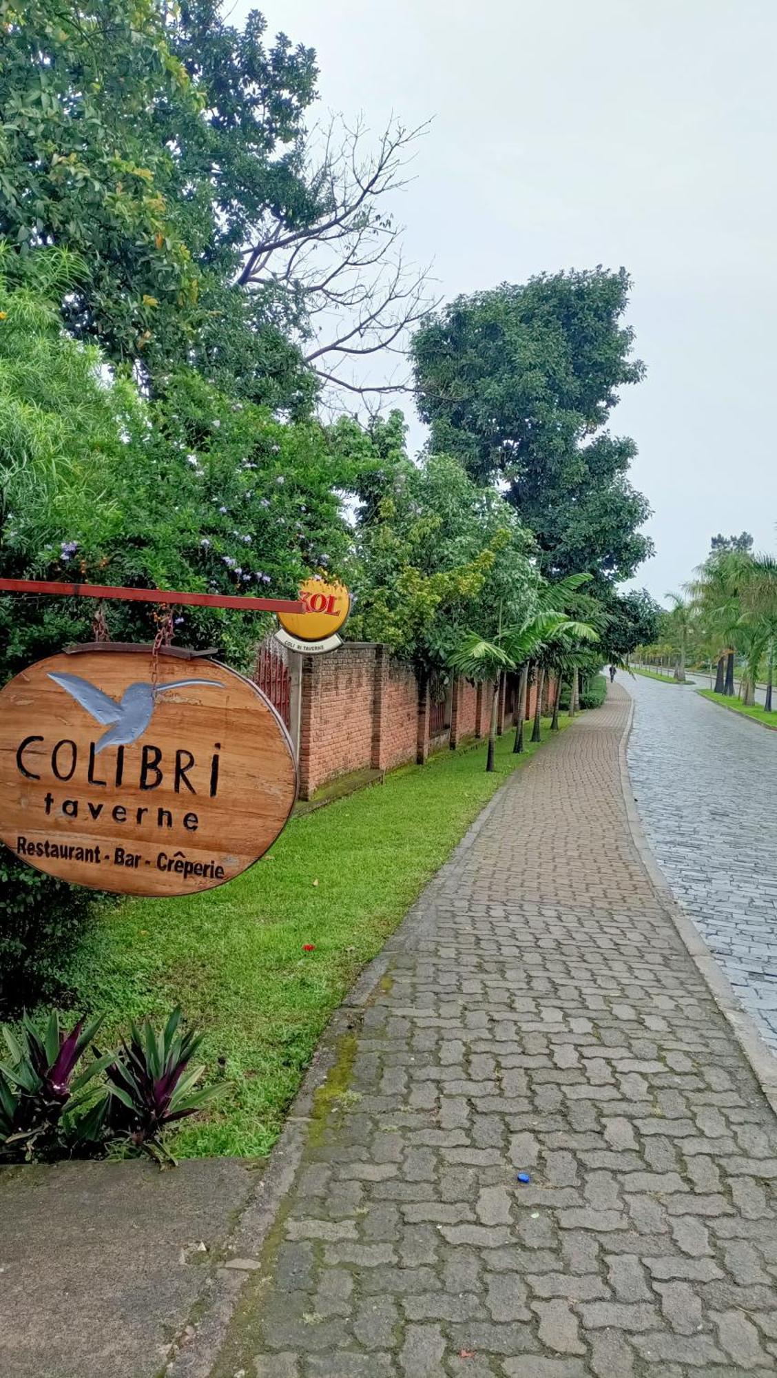 Colibri Taverne & Guest House Гисеньи Экстерьер фото